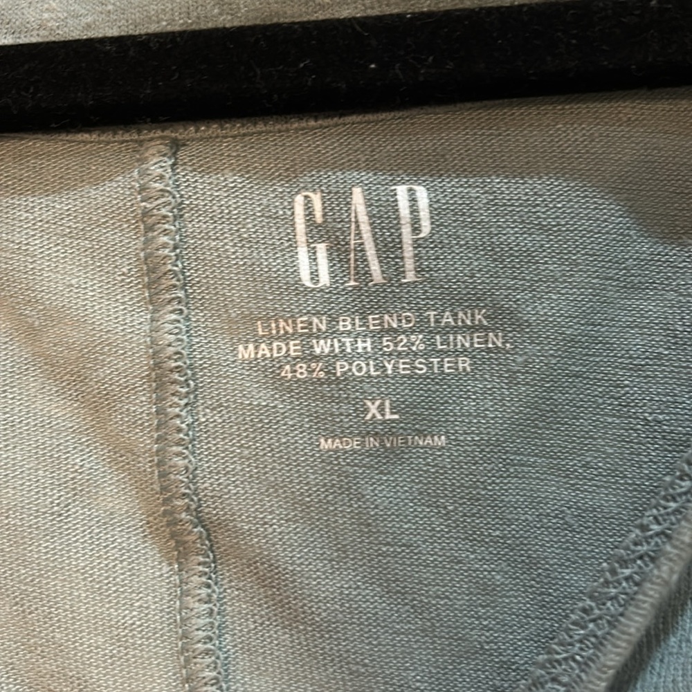 Linen Blend Shell Tank Top - Picture 3 of 4